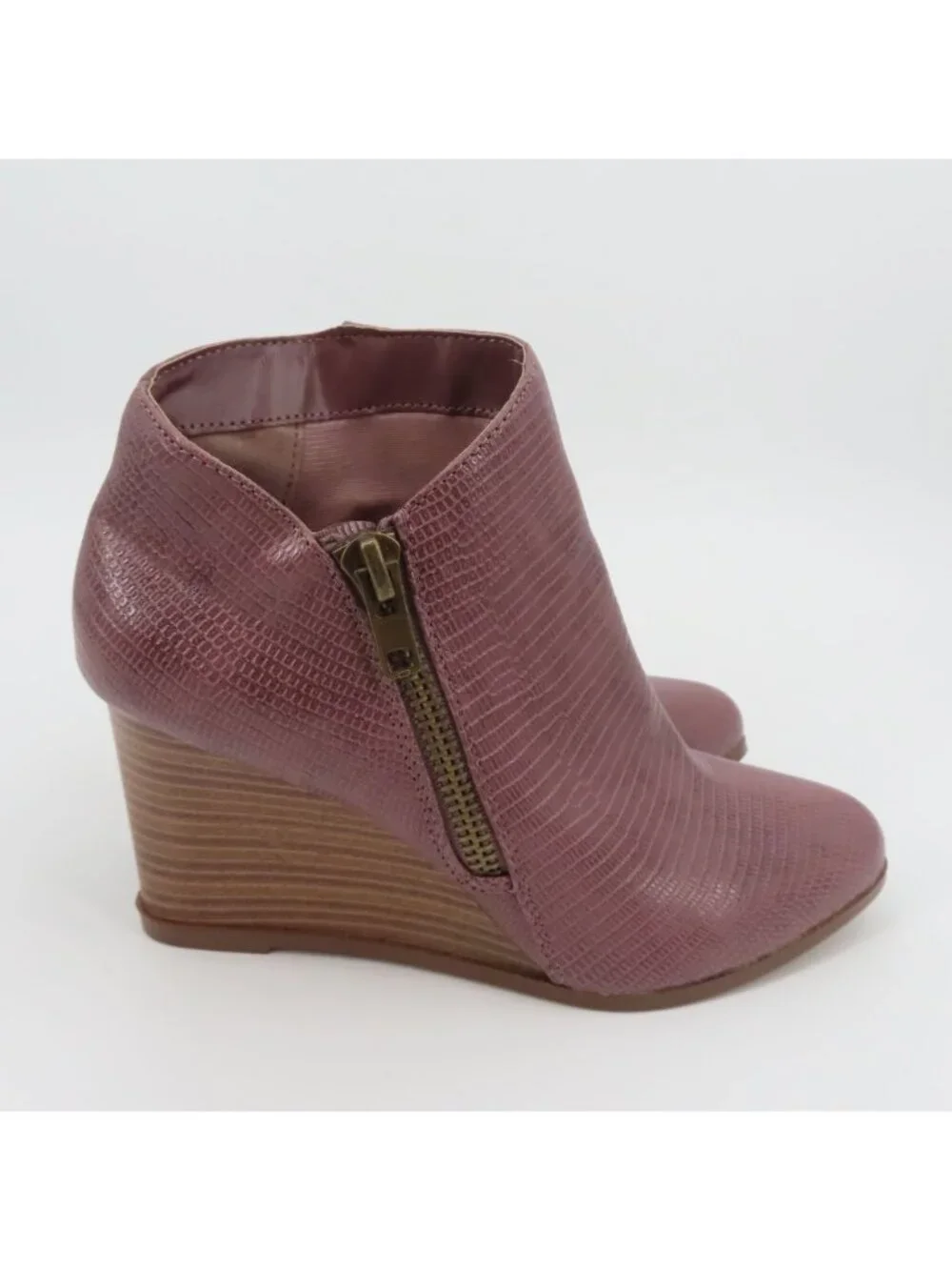 Journee Collection Women 9 GLAM True Comfort Foam Purple Wedge Zip Booties Shoes
